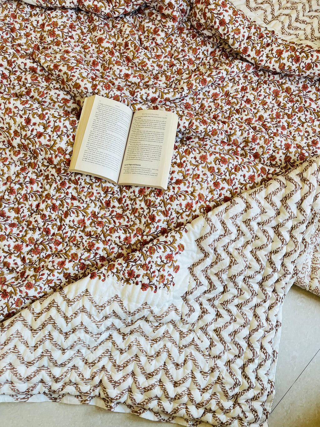 Hand Block Print Cotton Quilt: Reversible Jaipuri Razai
