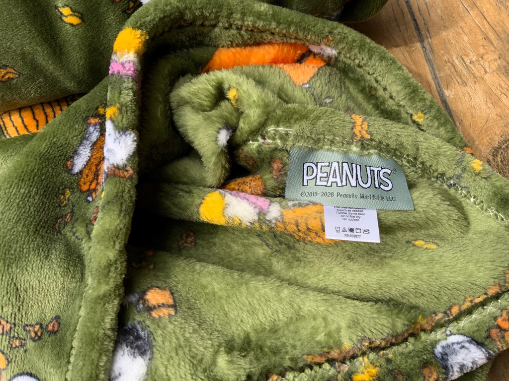 Snoopy Fall Raking Leaves Plush Throw Blanket, Olive Green Autumn Fleece Throw, Charlie Brown Harvest Couch Bed Blanket Gift